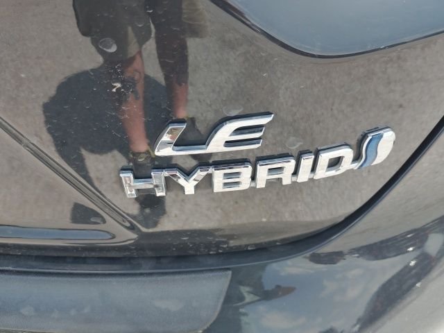 Used 2024  Toyota LE image 20