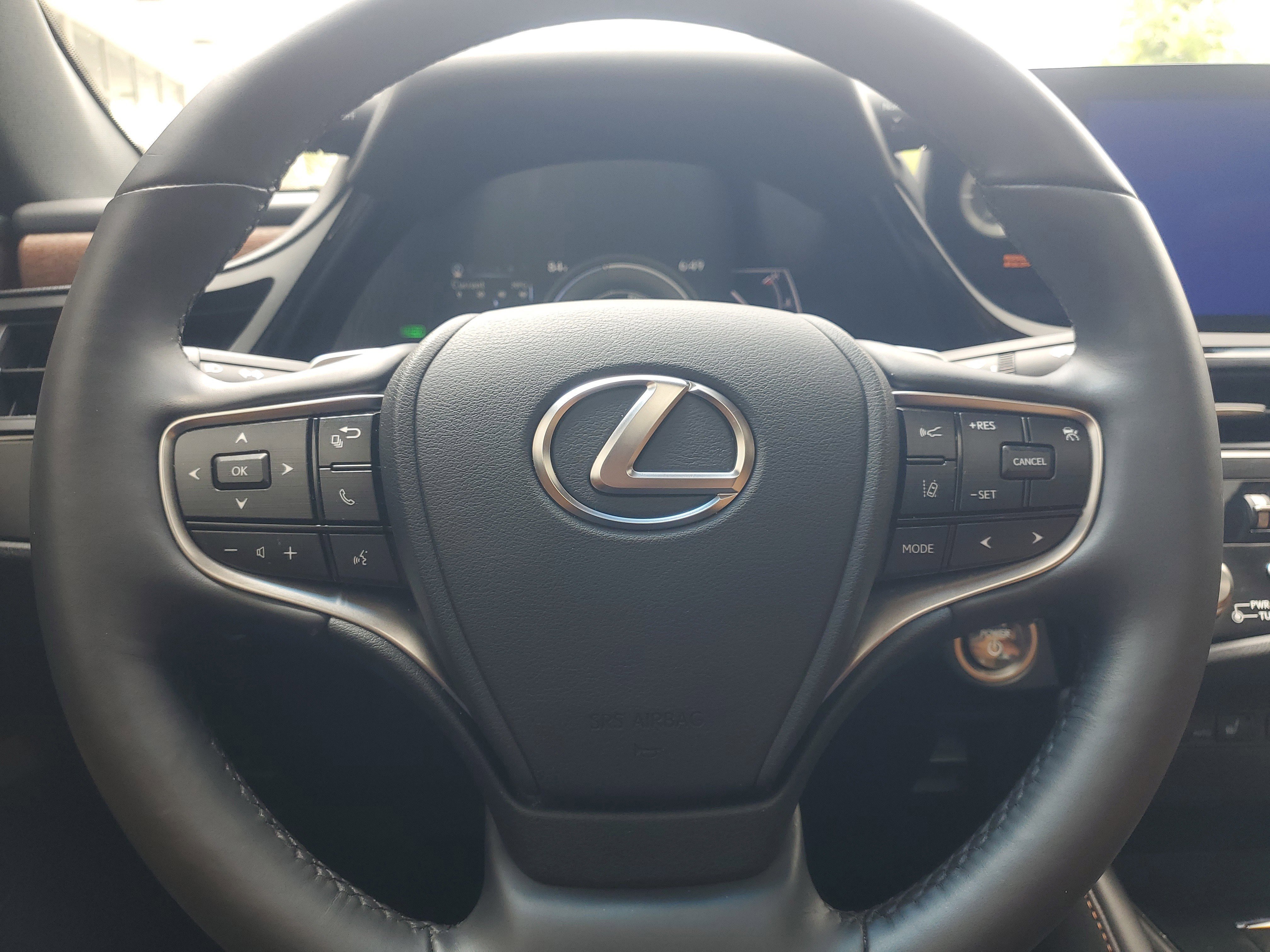Used 2025 Mica Lexus ES 300h image 21