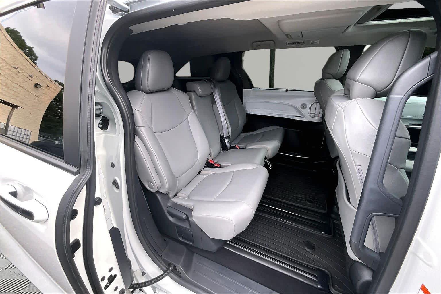 Used 2025 Wind Chill Pearl Toyota XLE image 20