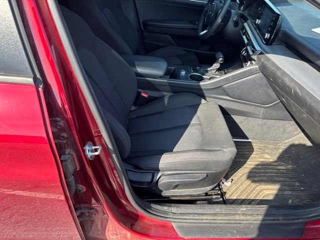 Used 2022 Passion Red Kia LXS image 14