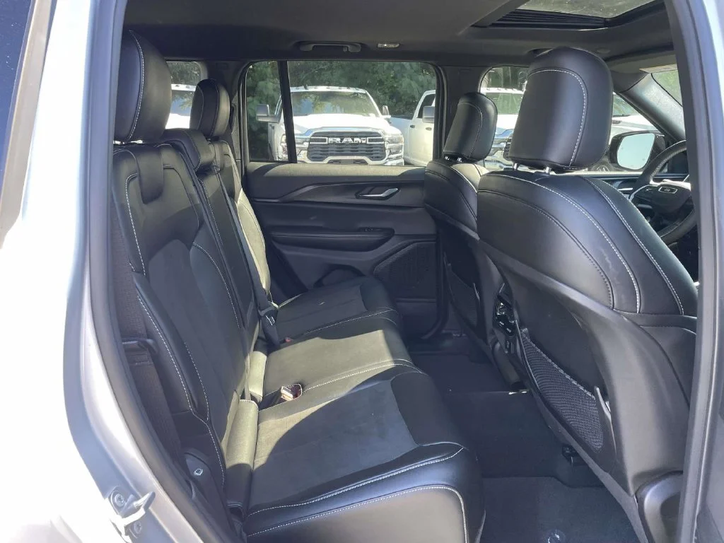 Used 2024 Silver Jeep Altitude X image 15