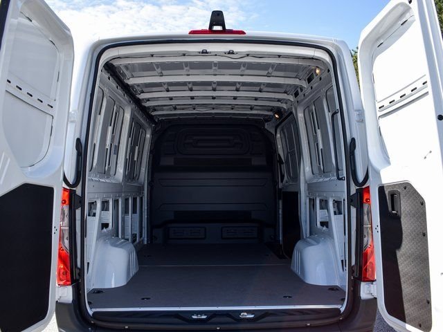 New 2026 Arctic White Mercedes-Benz Cargo 144 WB image 24