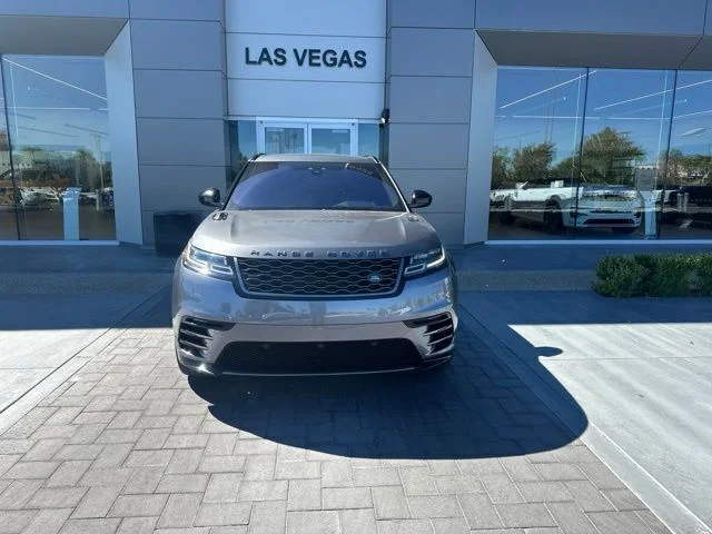 Used 2018 Silver Land Rover SE R-Dynamic image 2