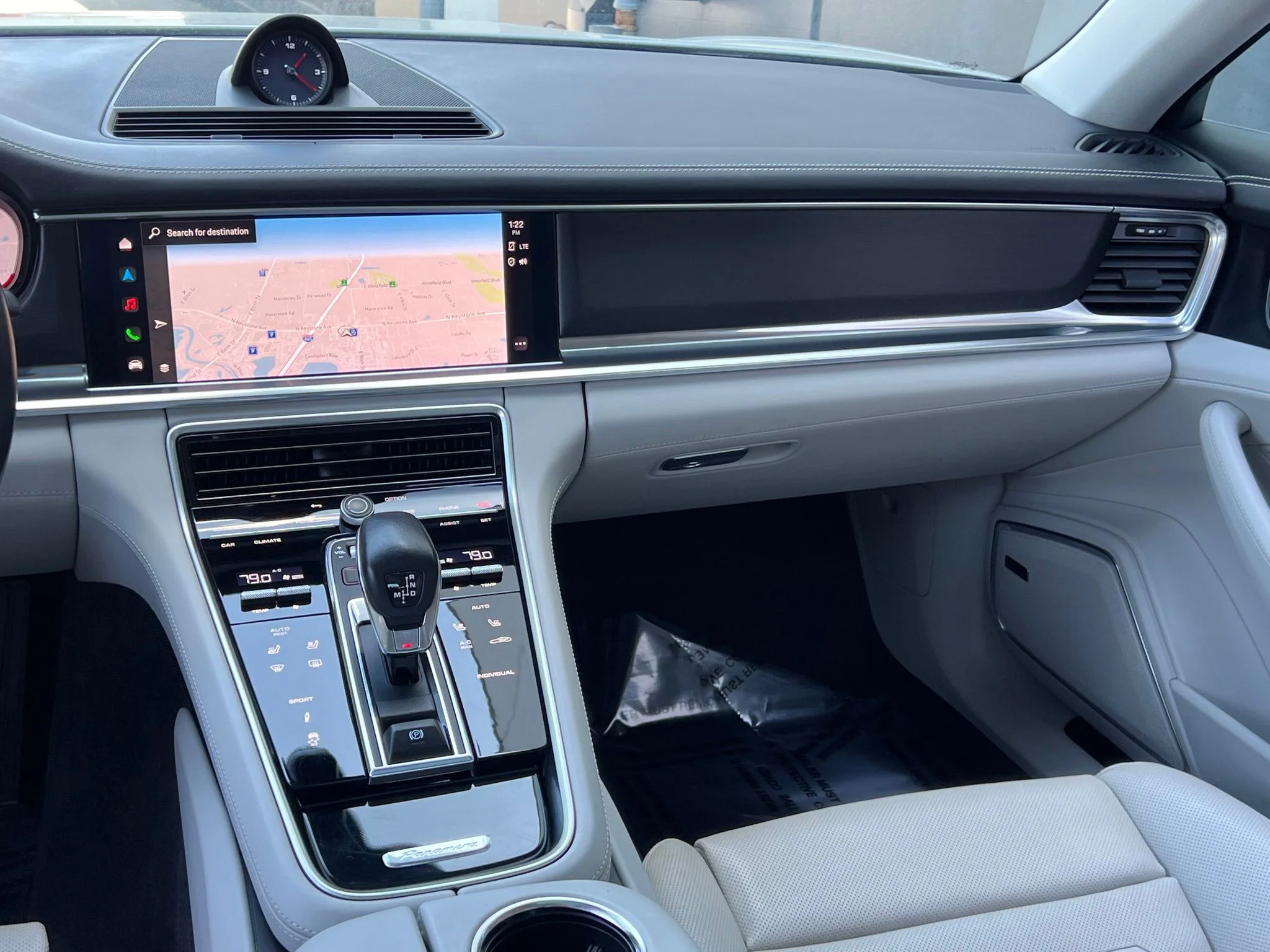 Used 2023  Porsche 4 Platinum Edition image 27