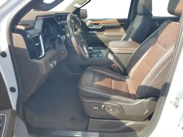 Used 2023 WHITE FROST TRICOAT GMC Denali image 9