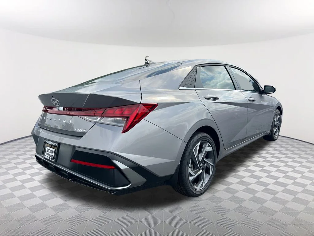 Used 2025 Silver Hyundai Limited image 5