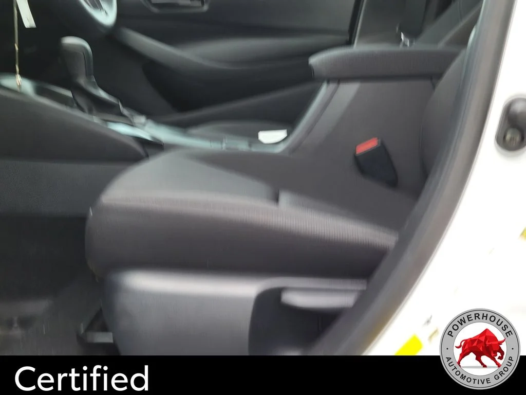 Used 2025 White Toyota LE image 22