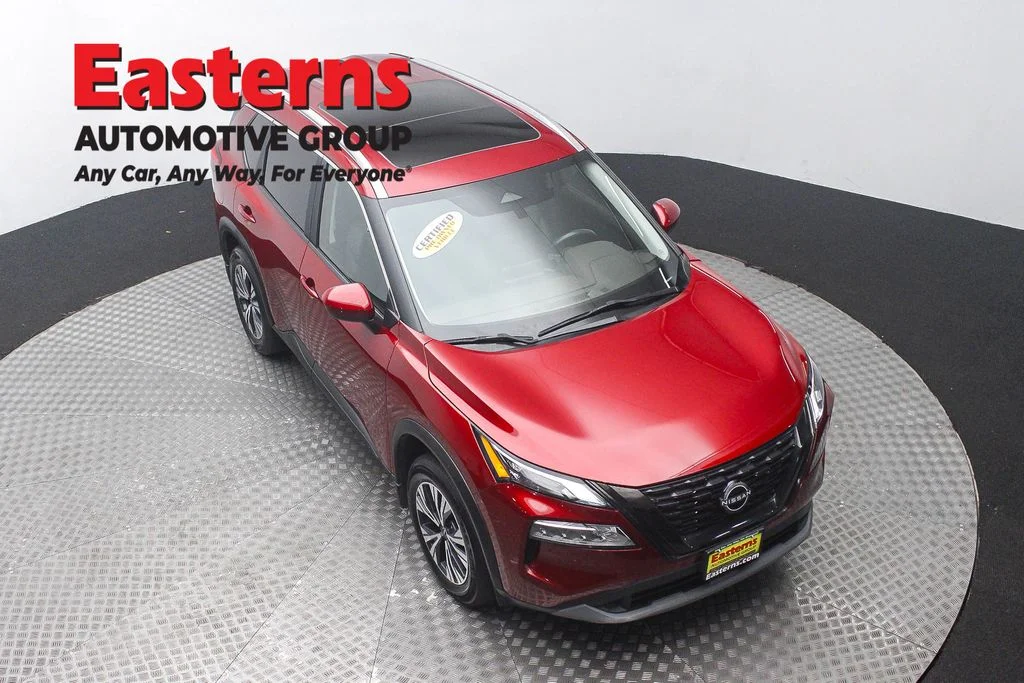 Used 2023 Red Nissan SV image 3