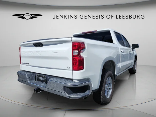 Used 2025 White Chevrolet LT image 5
