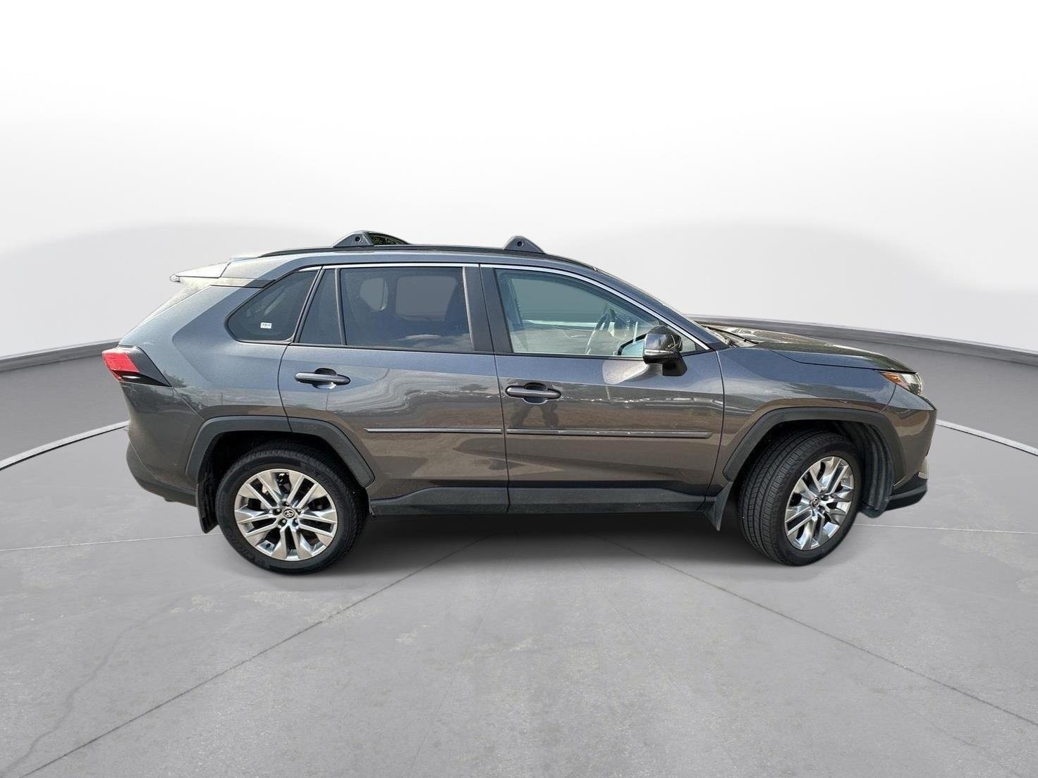 Certified Used 2025 Magnetic Gray Metallic Toyota XLE Premium image 5