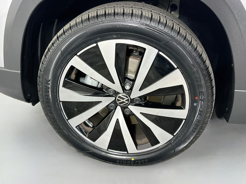 Used 2022 Silver Metallic Volkswagen 1.5T SE image 33