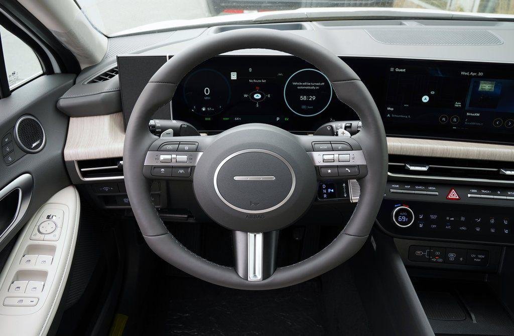 2025 Hyundai Sonata Hybrid Limited - Photo 15