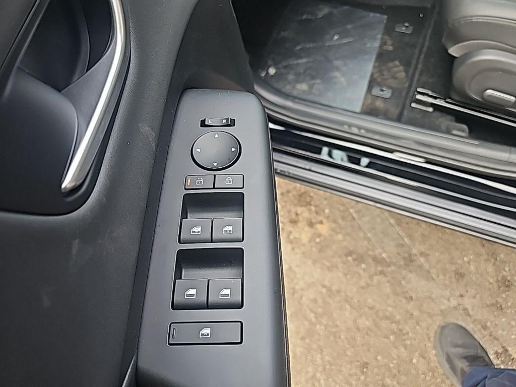 New 2026 Black Hyundai SEL Premium AWD image 11