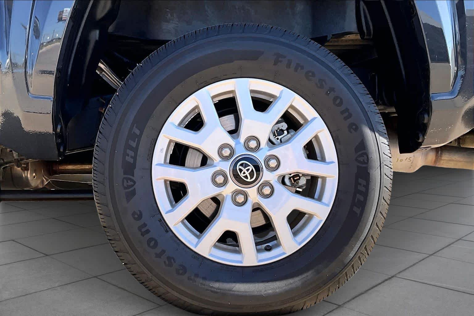 2024 Toyota Tacoma SR5 - Photo 11