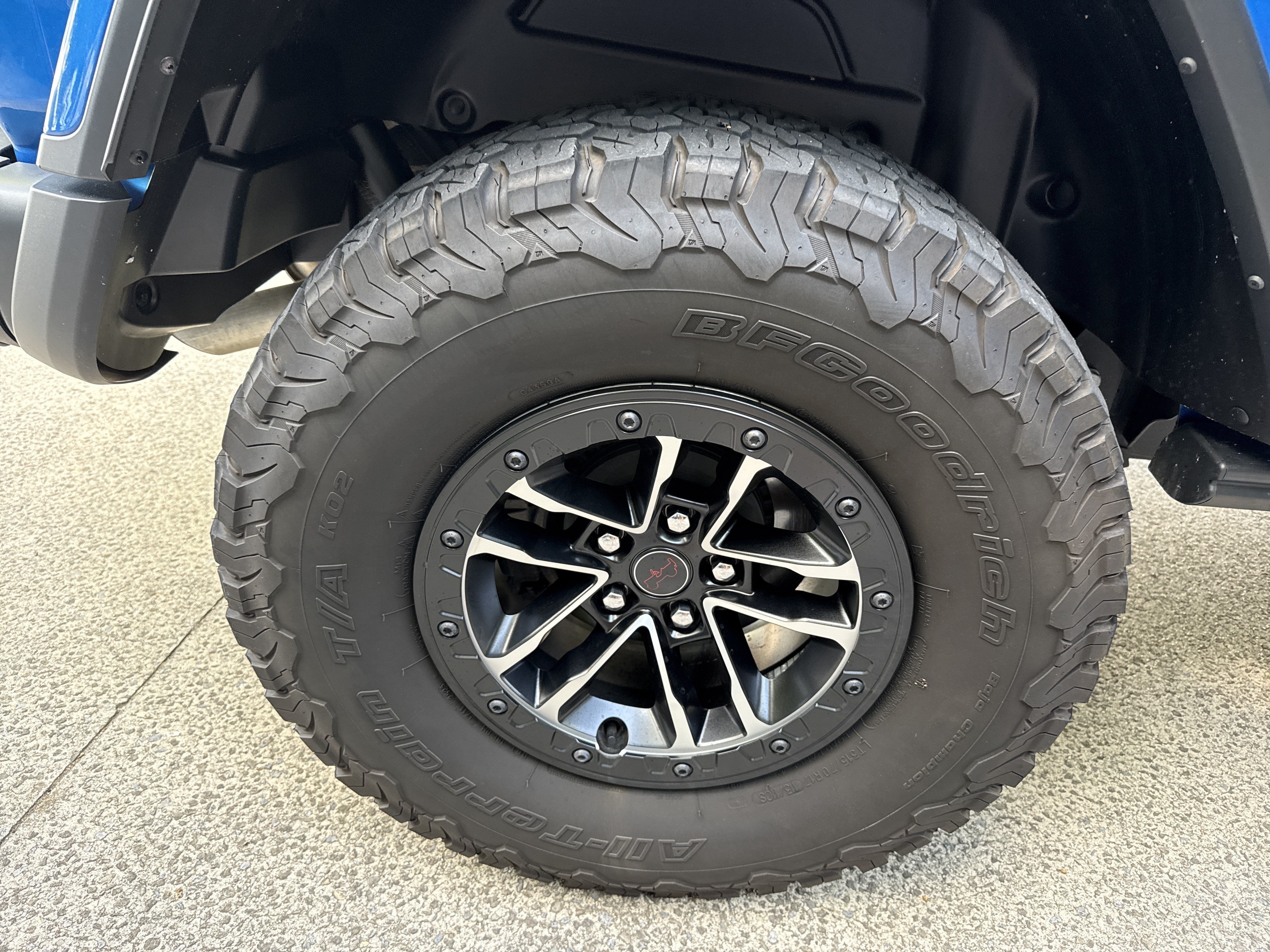 Used 2024 Hydro Blue Pearlcoat Jeep Rubicon X image 19