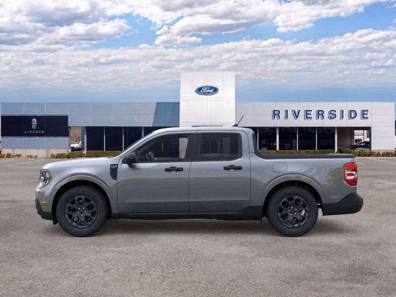New 2026 Carbonized Gray Metallic Ford XLT image 3