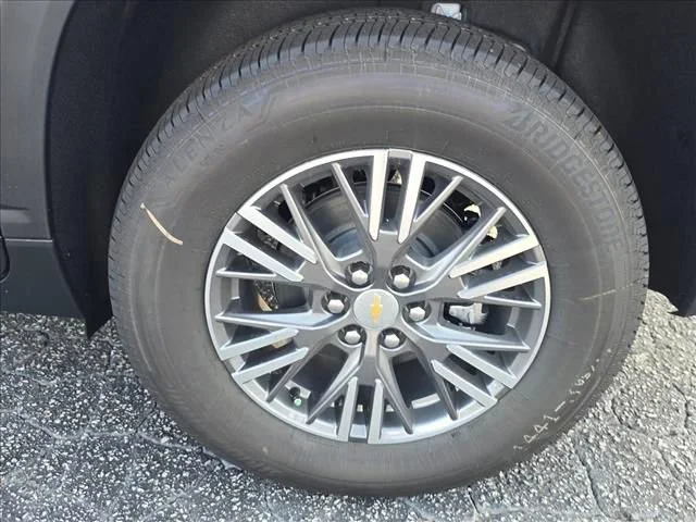 New 2026 Summit White Chevrolet LT image 31