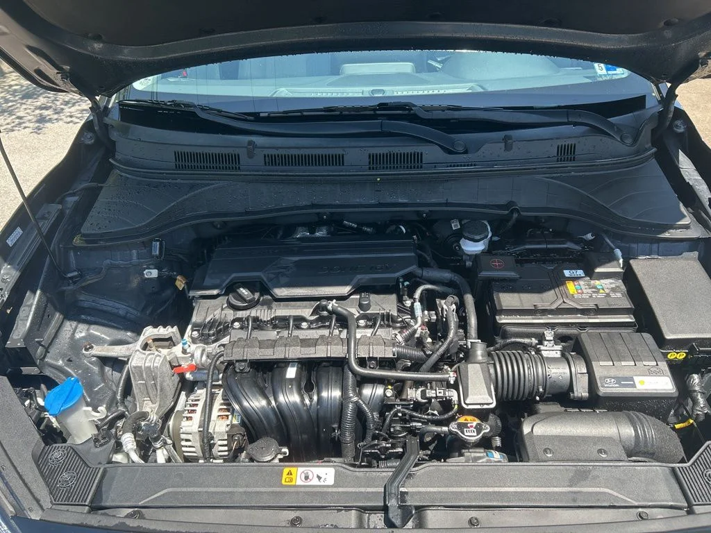 Used 2023 Black Hyundai SEL image 12