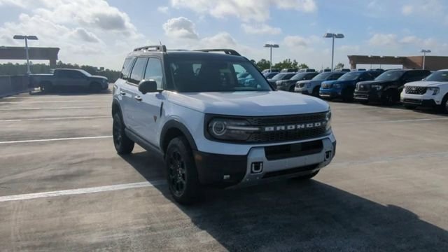 New 2026 Oxford White Ford Badlands® image 71