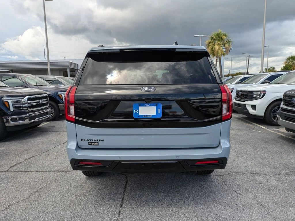 New 2027 Glacier Gray Metallic Tri-Coat Ford Platinum image 5