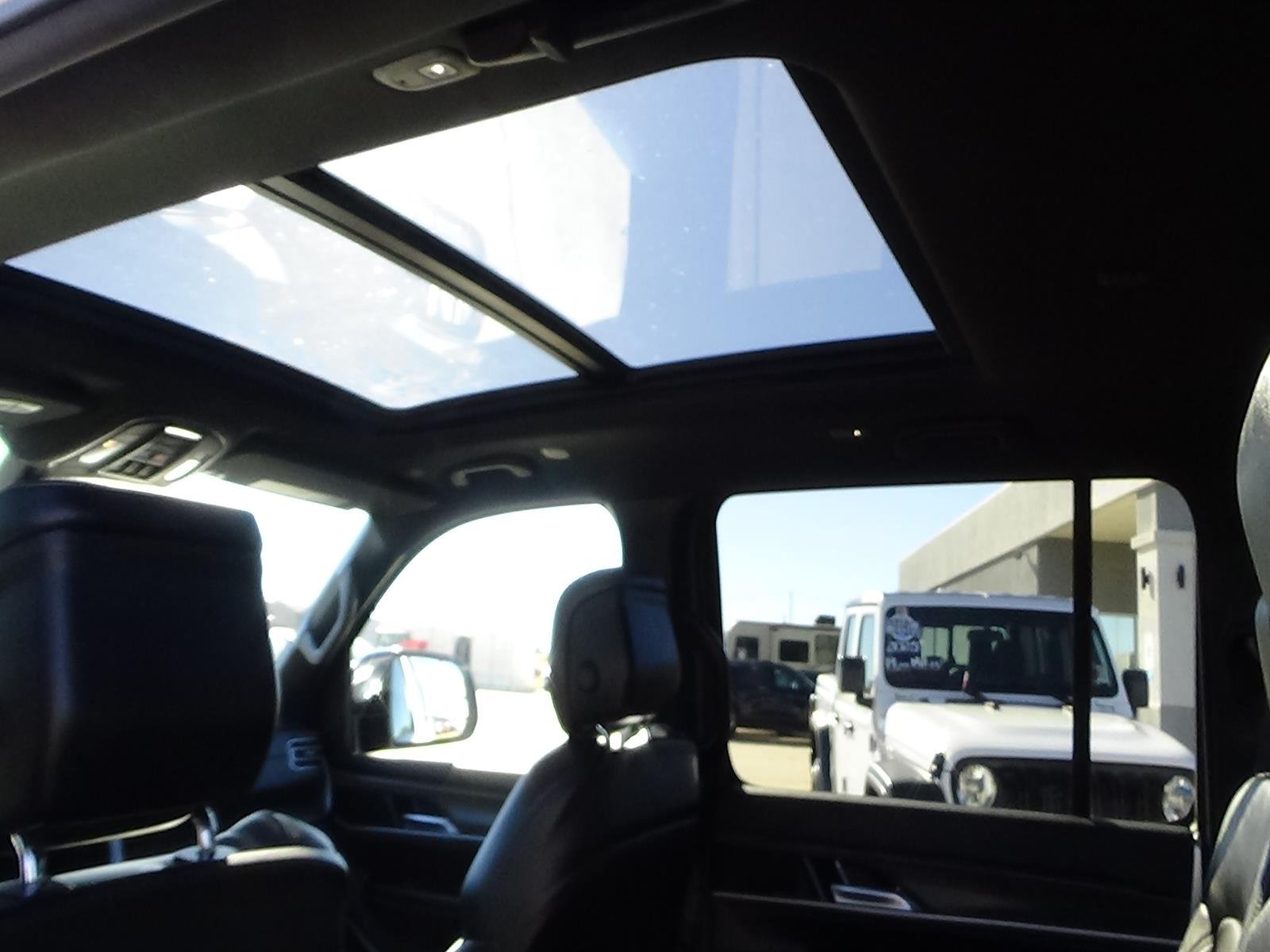 Used 2023 Bright White Clear Coat (pw7) Jeep Series II image 14