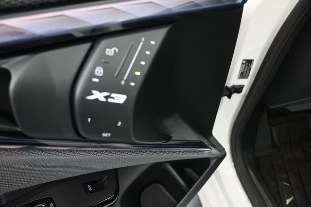 Used 2025 White BMW M50 xDrive image 21