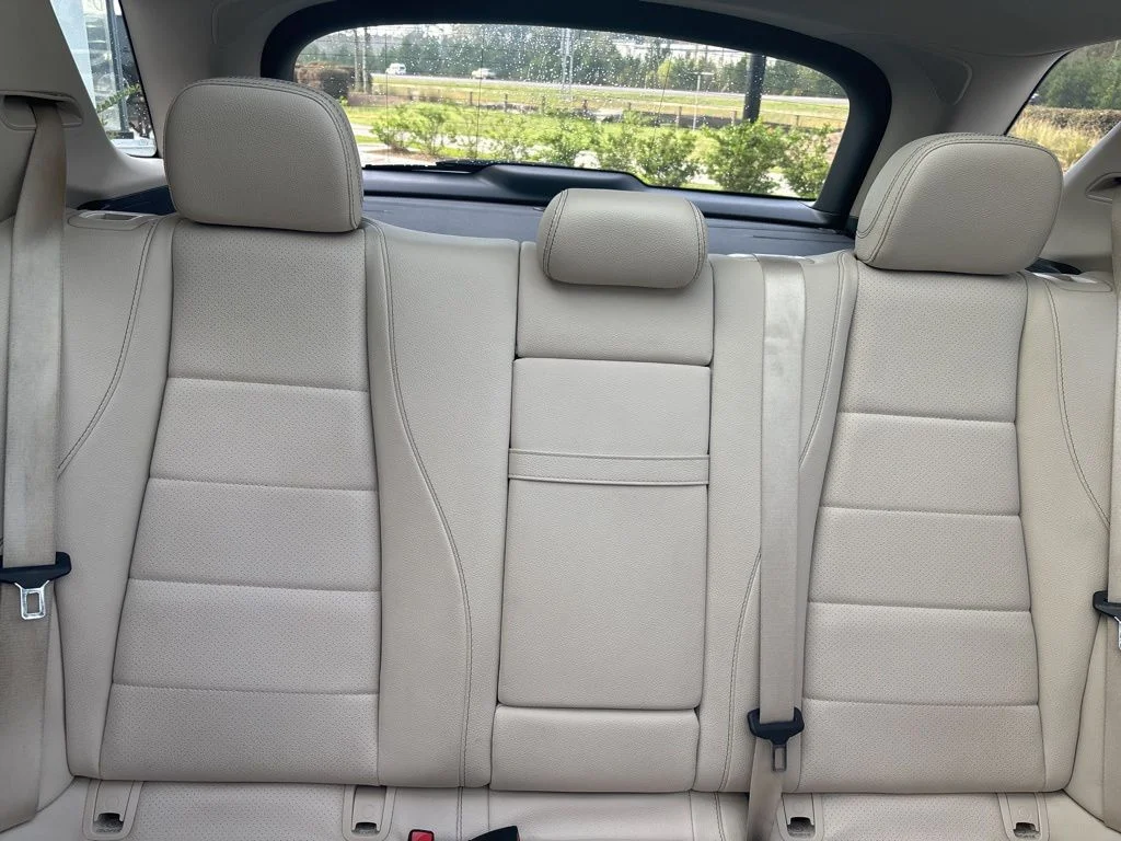 Used 2022 White Mercedes-Benz GLE 350 image 25