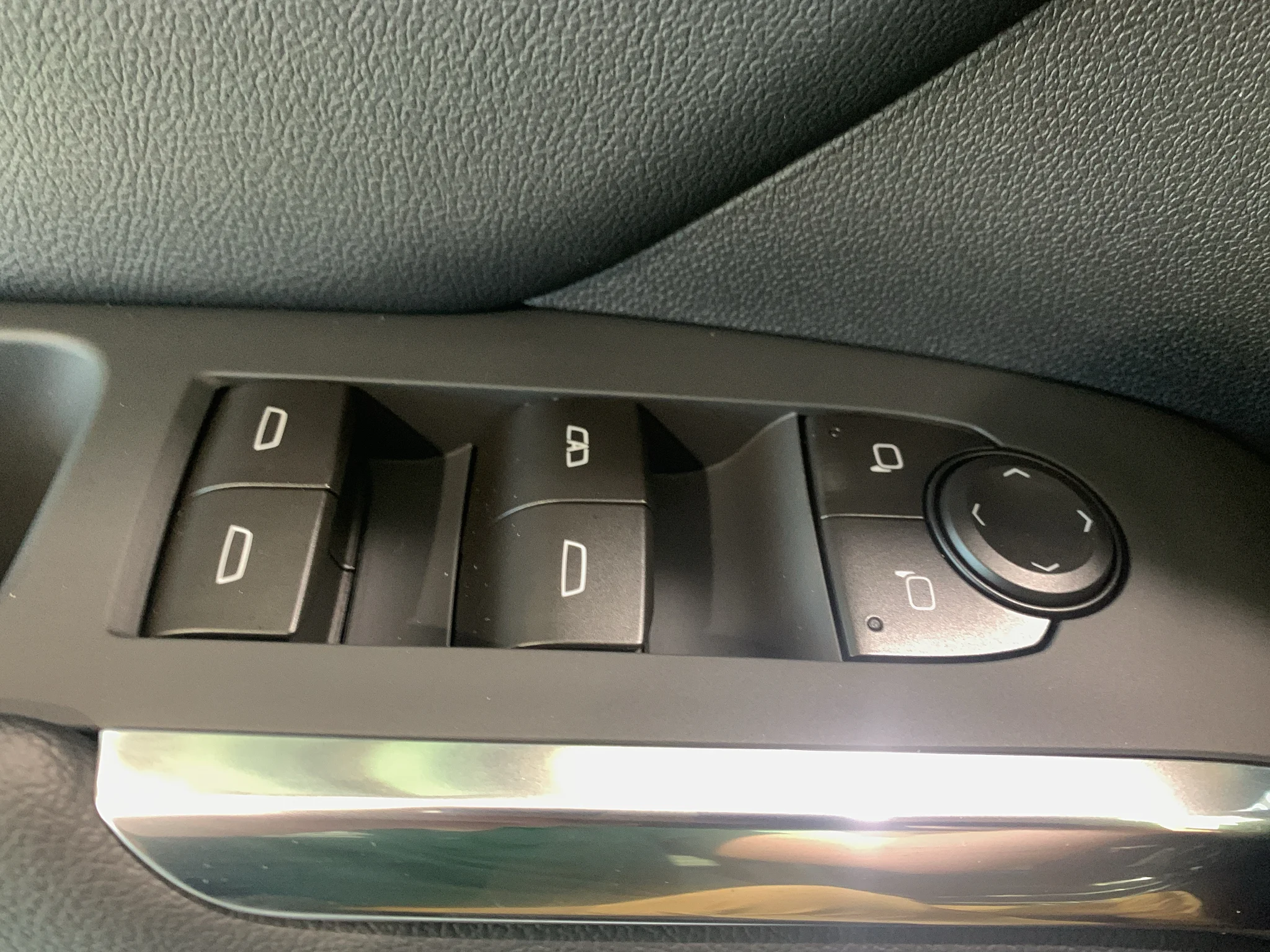 2027 Chevrolet Traverse LT - Photo 31
