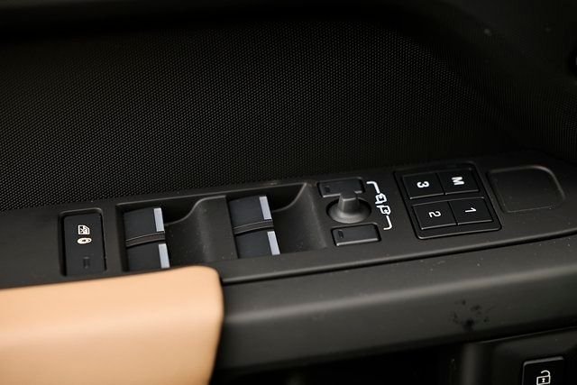New 2026 Woolstone Green LAND ROVER S image 22