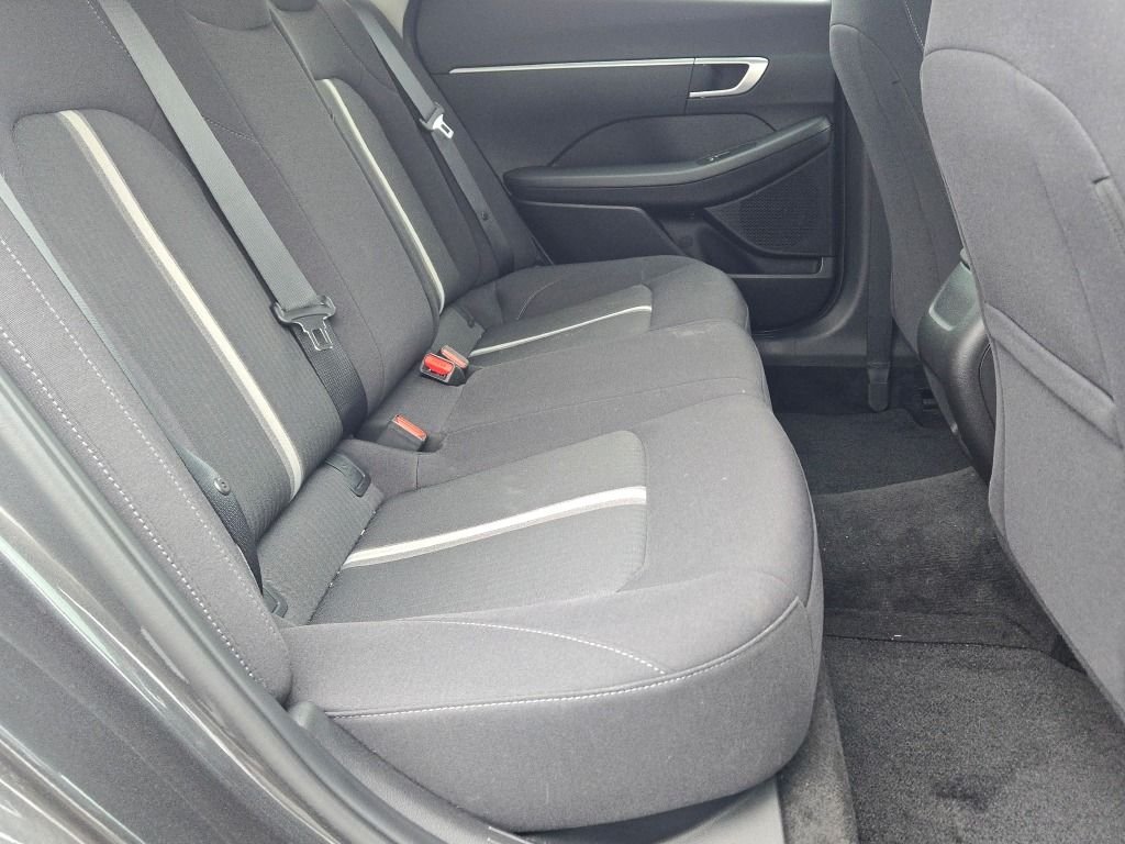 Used 2025 Gray Hyundai SE image 9