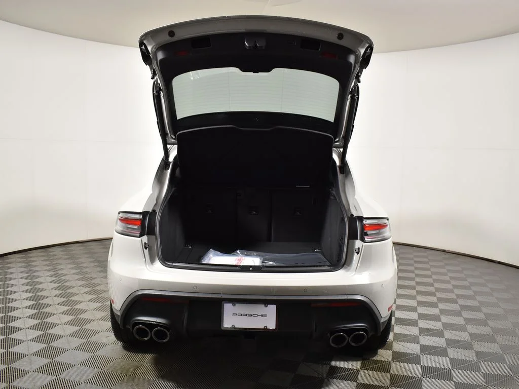 2026 Porsche Macan - Photo 43