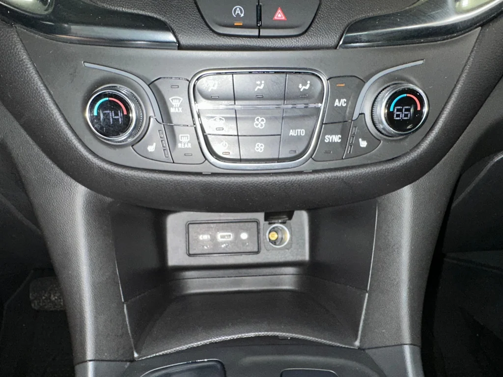 2024 Chevrolet Equinox LT - Photo 15