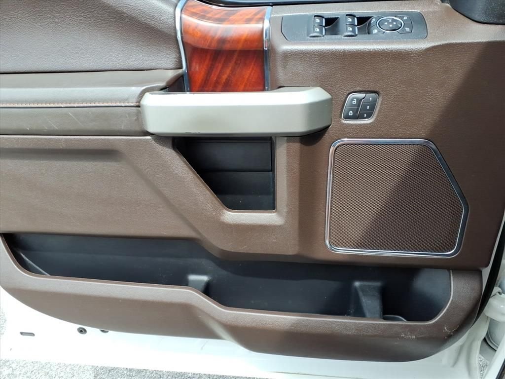 Used 2018 White Platinum Clearcoat Metallic Ford King Ranch image 16