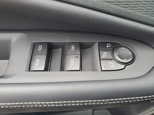 2025 Chevrolet Blazer EV LT - Photo 20