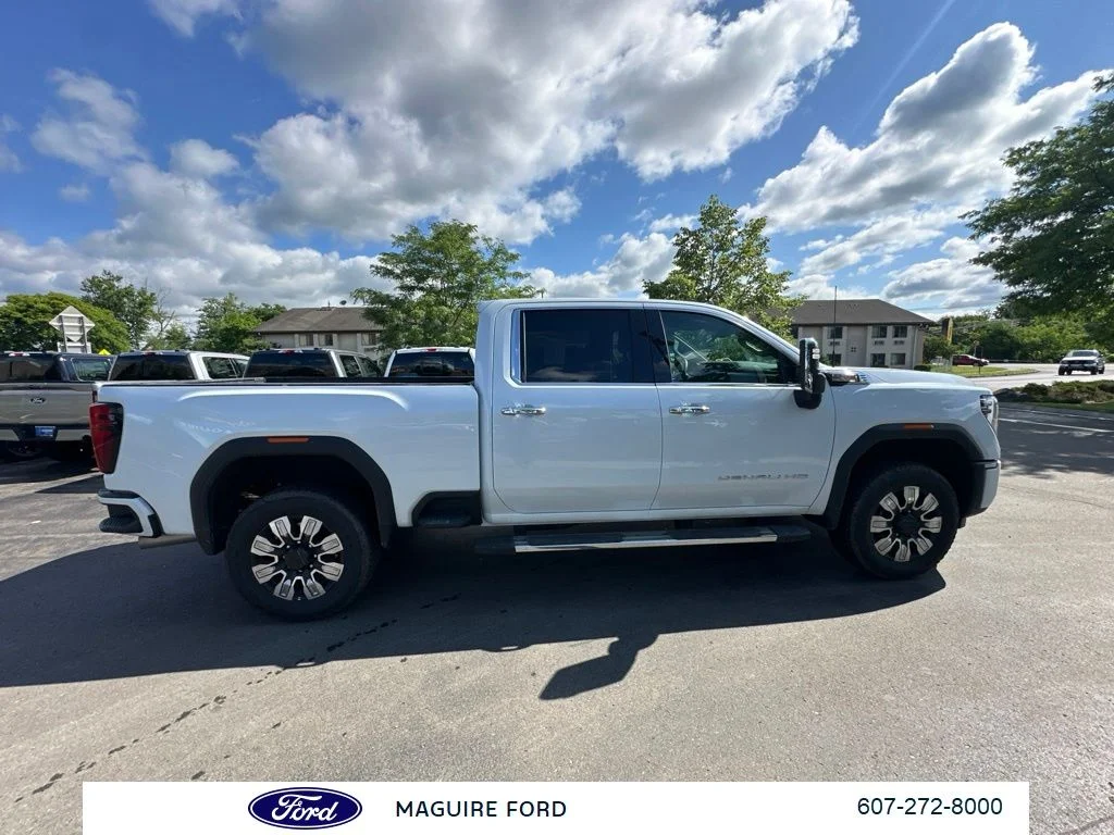 Used 2026 White GMC Denali image 3