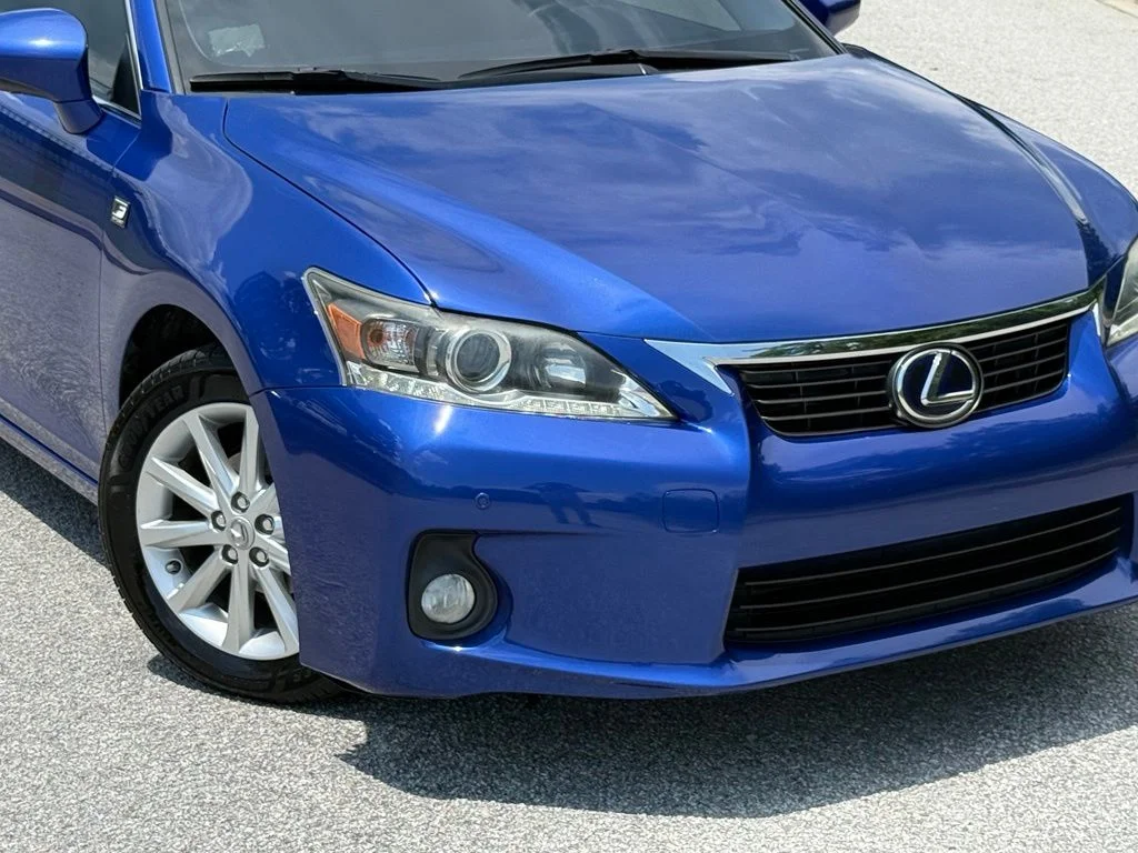 Used 2013 Blue Lexus 200h image 4