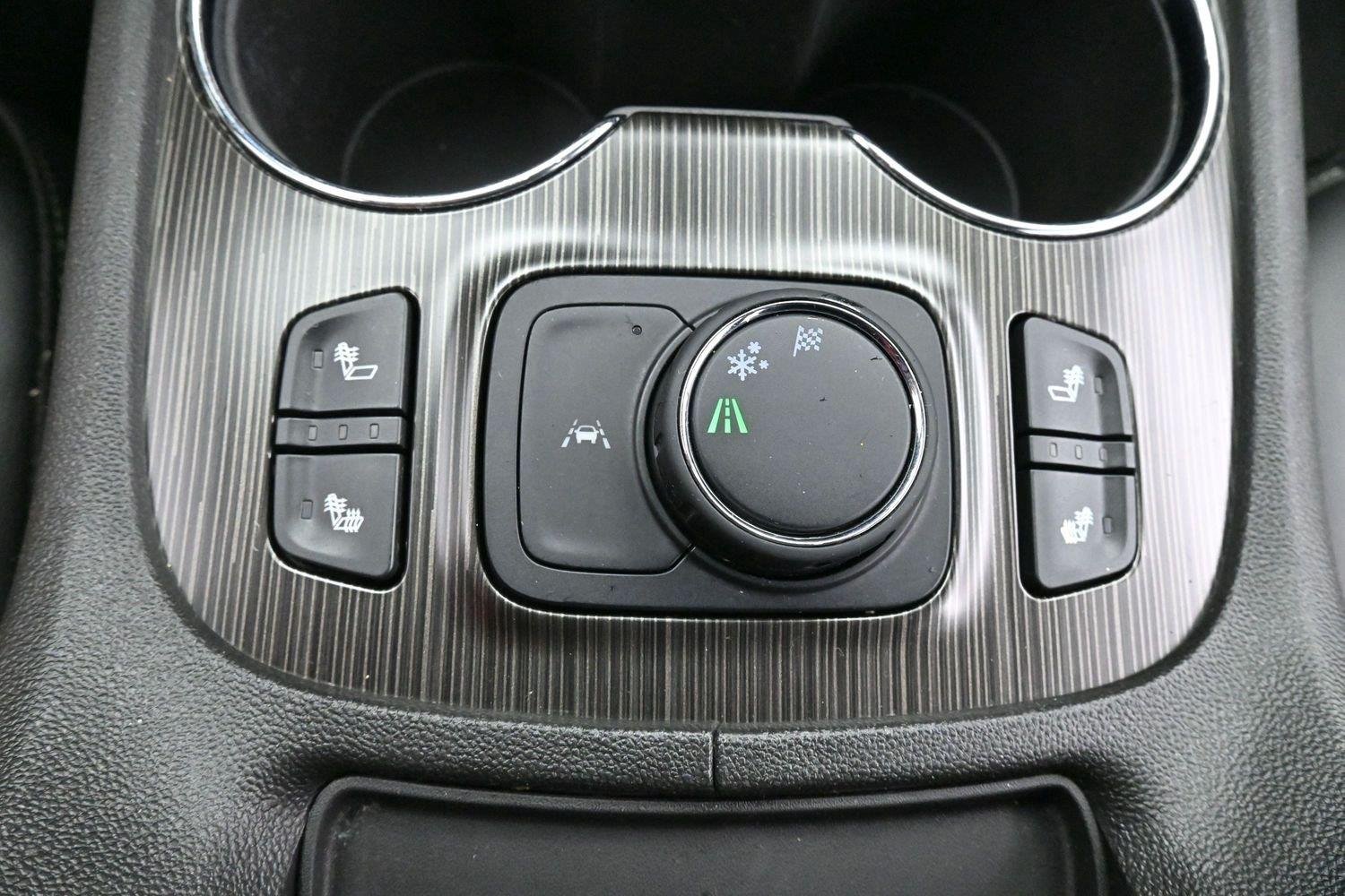 Used 2023 Summit White GMC SLT image 28