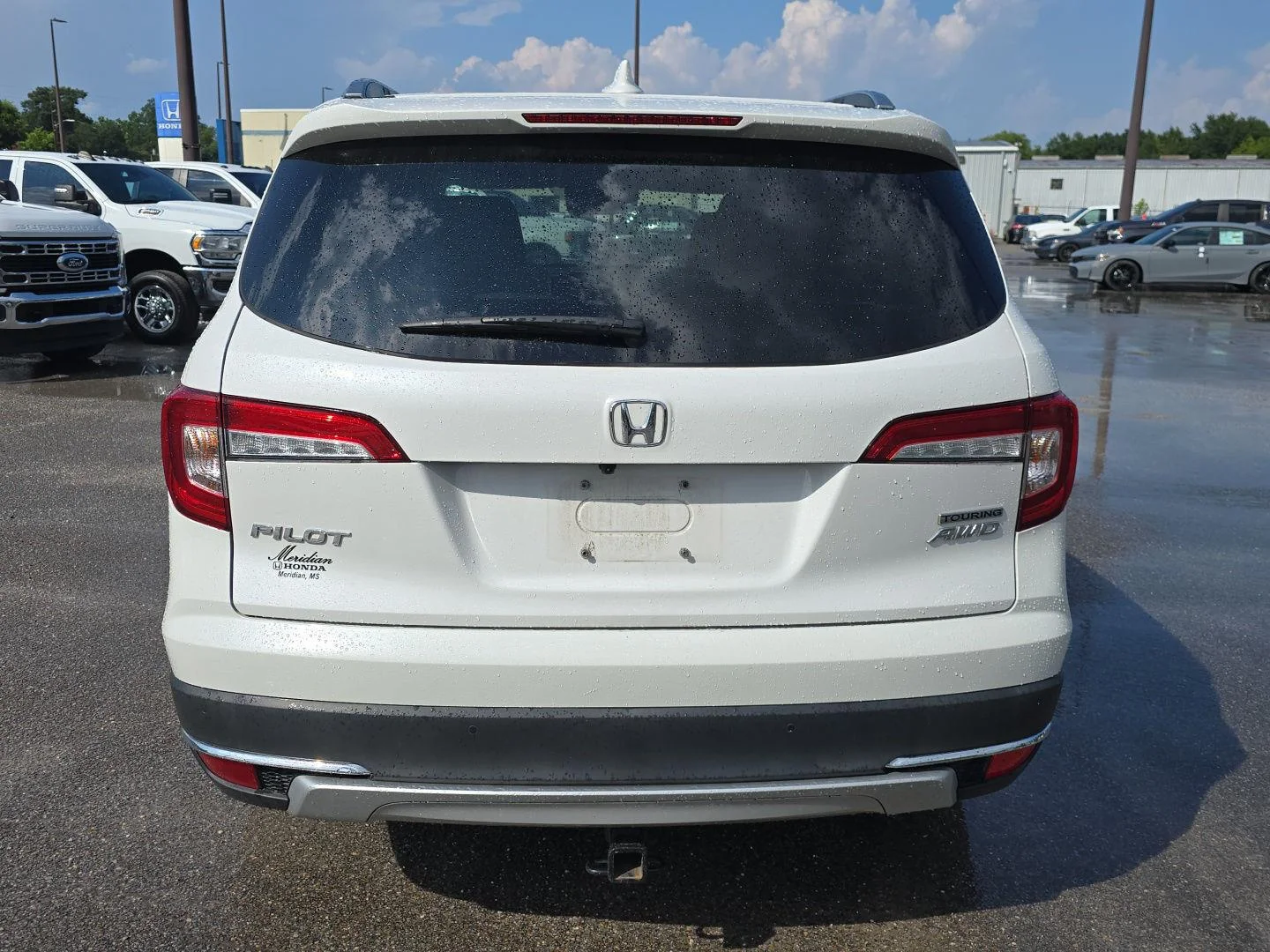 Used 2022 Platinum White Pearl Honda Touring w/Rear Captain