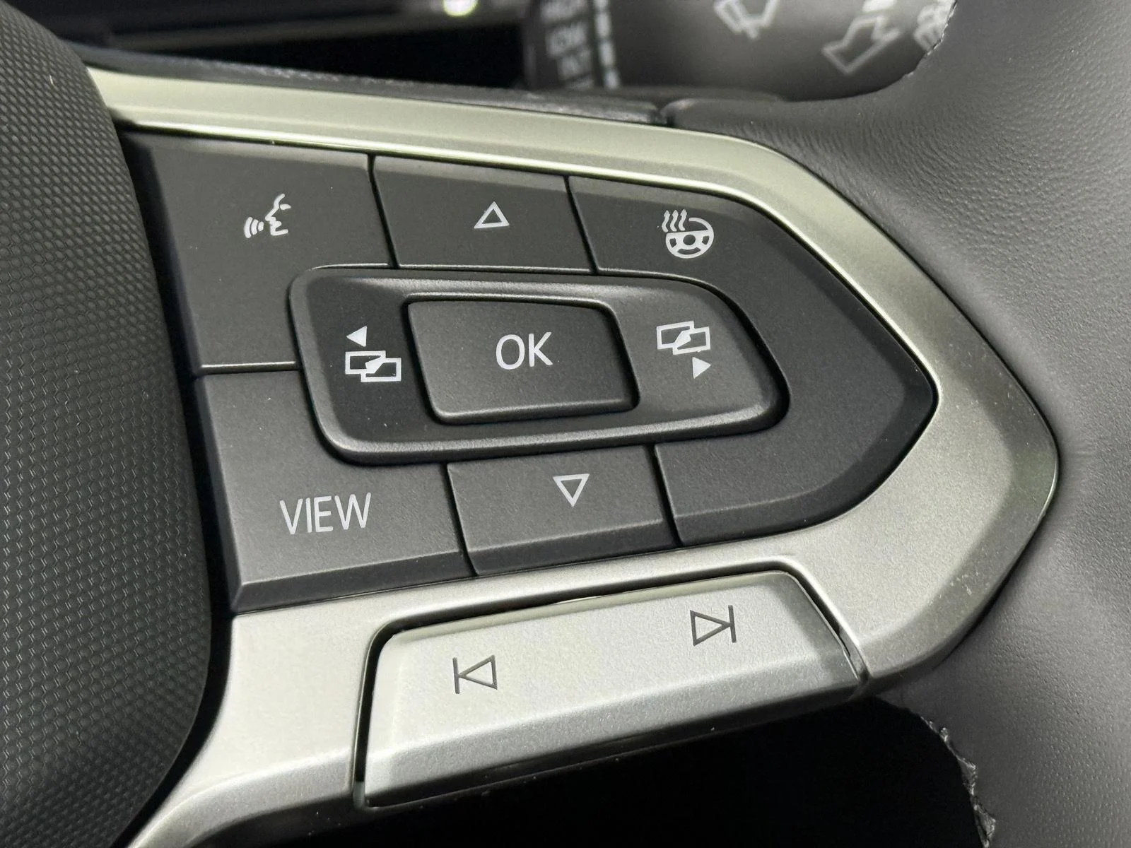 New 2026 Pure Gray Volkswagen 2.0T SEL Premium R-Line image 28