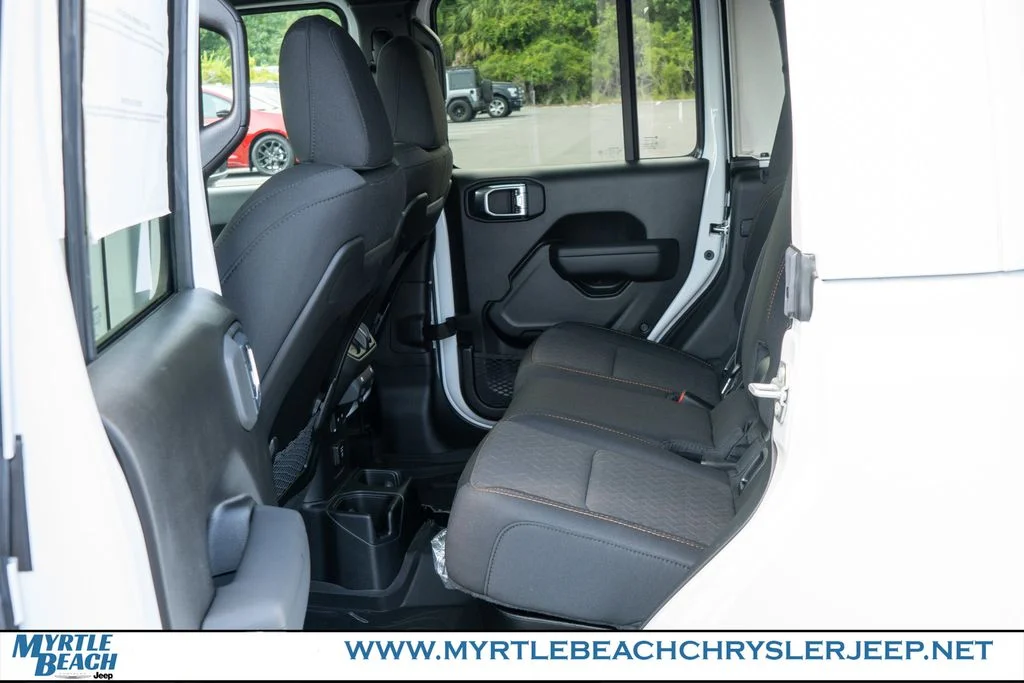 New 2026 Bright White Clear-Coat Exterior Paint Jeep Mojave image 13