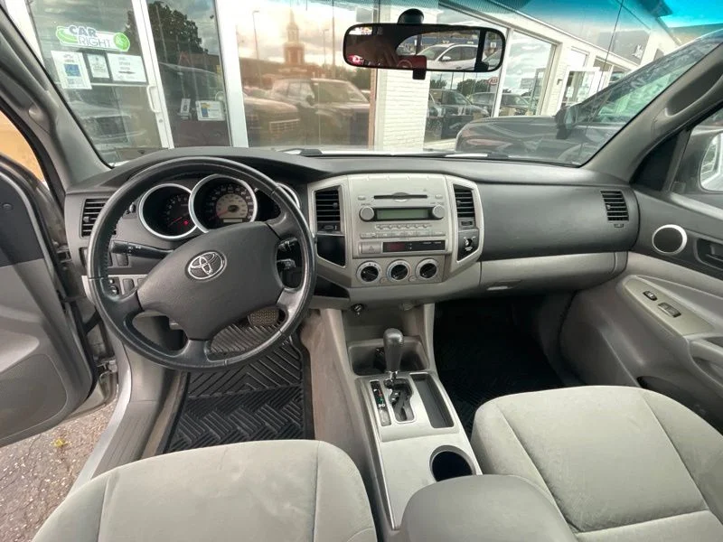 Used 2005 Silver Toyota Base image 10