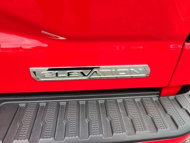 Used 2023 Red GMC Elevation image 27