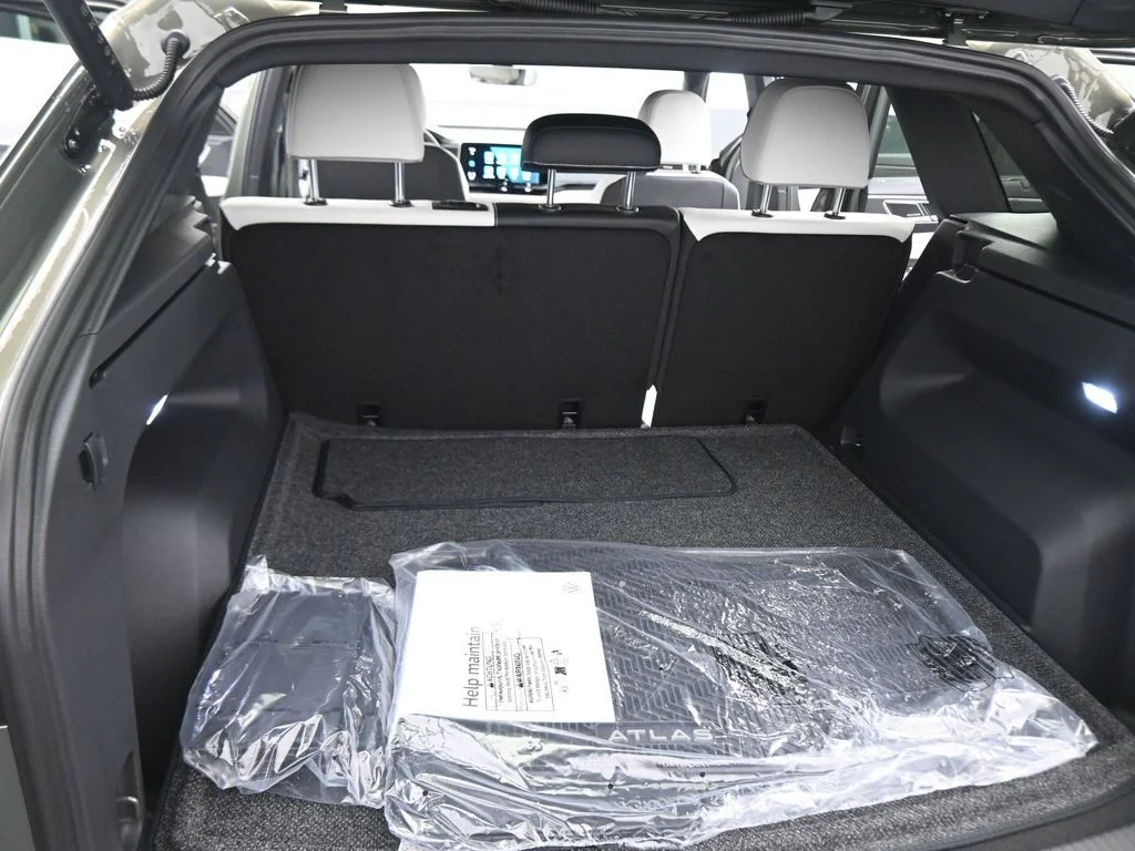 New 2026  Volkswagen 2.0T SEL Premium R-Line image 41