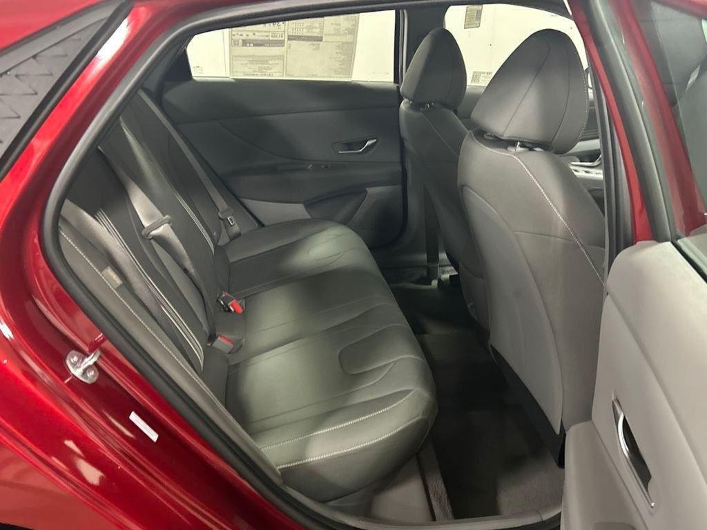 2025 Hyundai Elantra SEL - Photo 22