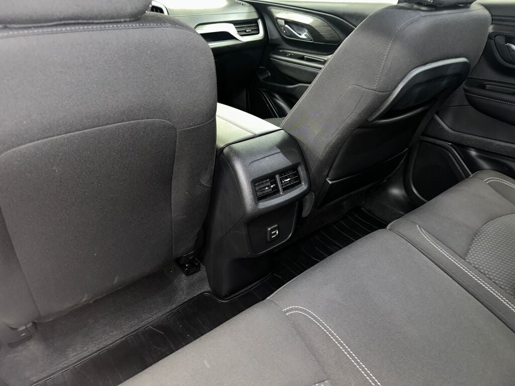 2023 GMC Terrain SLE - Photo 19
