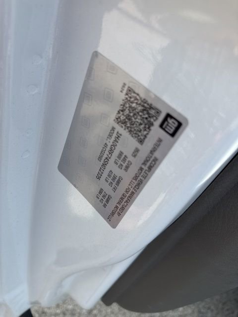 New 2025 Summit White Chevrolet 1WT image 21