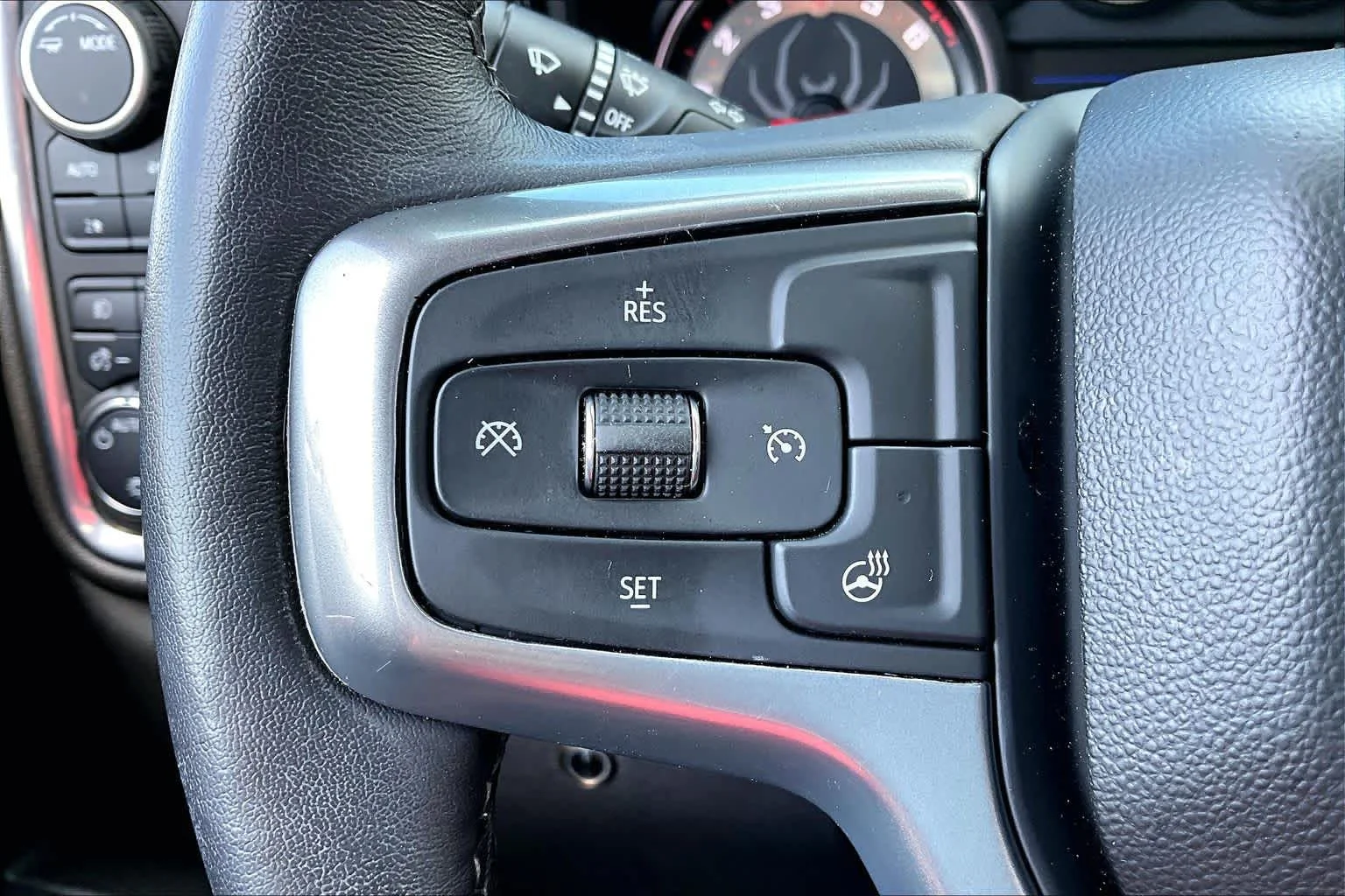 Used 2022 Summit White Chevrolet RST image 18