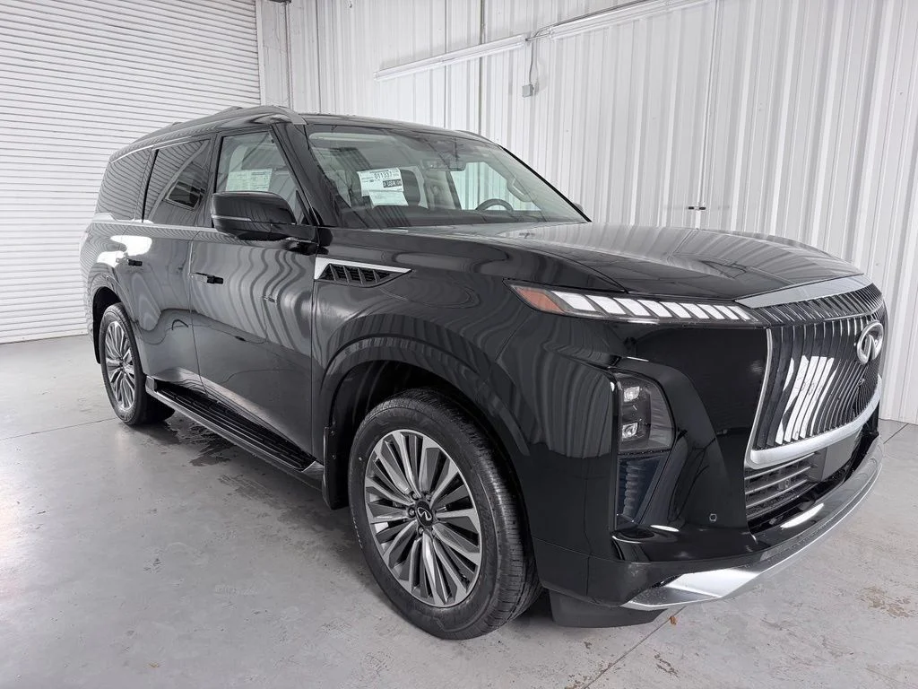 Used 2026 Black INFINITI LUXE image 3