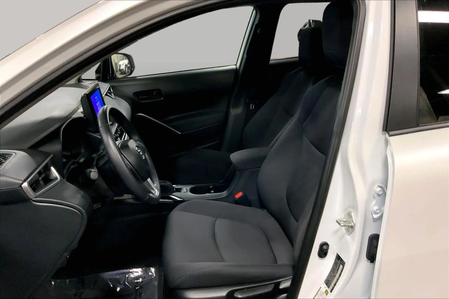 Used 2024 Wind Chill Pearl Toyota LE image 8