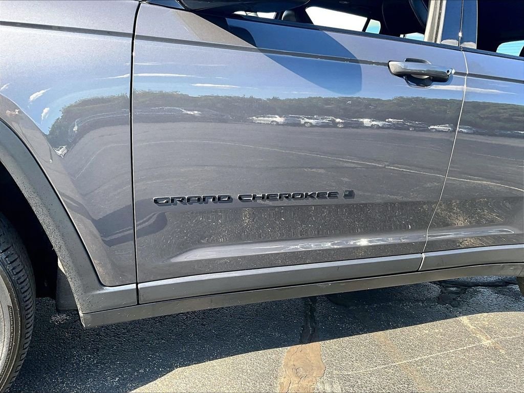 Used 2023 Gray Jeep Altitude X image 29